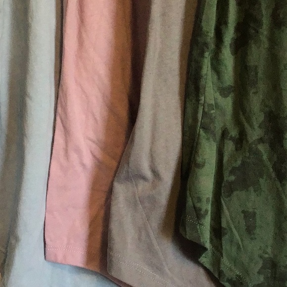 Set of 4 Short Sleeve Shirts - Picture 2 of 13